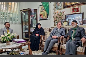 دیدار شهردار منطقه۱۷ با جمعی از مردآفرین دارالشهدای تهران 4
