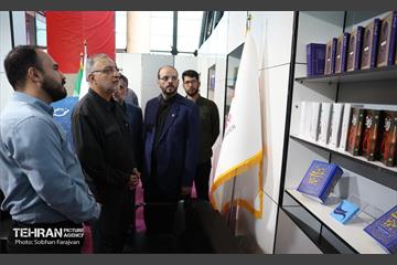 بازدید شهردار تهران از رویداد "اردی‌بهشت کتاب" 11
