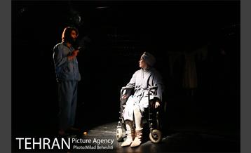 نمایش درها و دیوارها 15