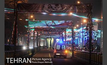 96-11-21 آذین بندی خیابان ها به مناسبت 22 بهمن 6