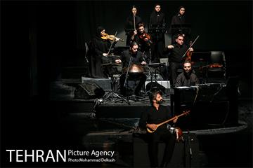 کنسرت آنلاین علیرضا قربانی در تالار وحدت 5