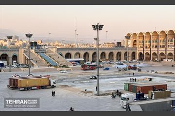 آماده سازی مصلی امام خمینی(ره) در آستانه مراسم وداع با رهبر شهید