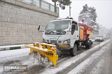 آمادگی نیروهای خدمات شهری در پی بارش‌ برف تهران 5