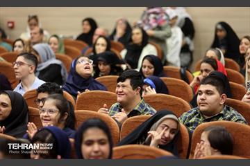 آیین بازگشایی مدارس استثنائی و بهره برداری از ناوگان سرویس این مدارس 11