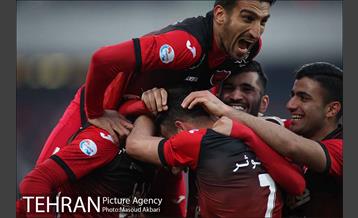 دیدار تیم های فوتبال پرسپولیس و استقلال خوزستان