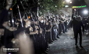 عزاداری شب عاشورا در میدان منیریه  1