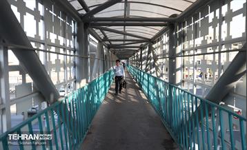 بازدید مدیرکل حوزه شهردار تهران از پروژه پل‌های مکانیزه عابرپیاده 21
