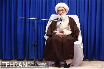 دیدار شهردار تهارن با آیت الله العظمی نوری همدانی  5