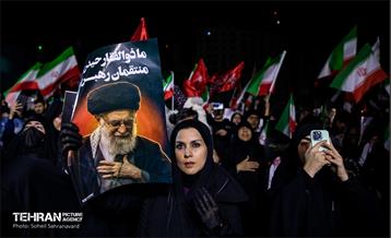 مراسم عزاداری شهادت رهبر انقلاب اسلامی در میدان ولیعصر(عج)
