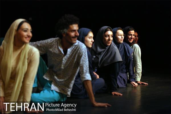 نمایش پدران‎ 1