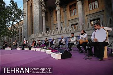 جشن روز جمهوری اسلامی در میدان مشق 16