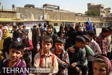 نواختن زنگ مدرسه کودکان کار مرکز پرتو توسط هانیه توسلی 14