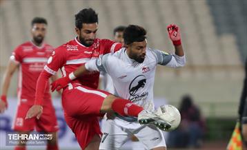 دیدار تیم های فوتبال پرسپولیس تهران و تراکتور سازی تبریز 9