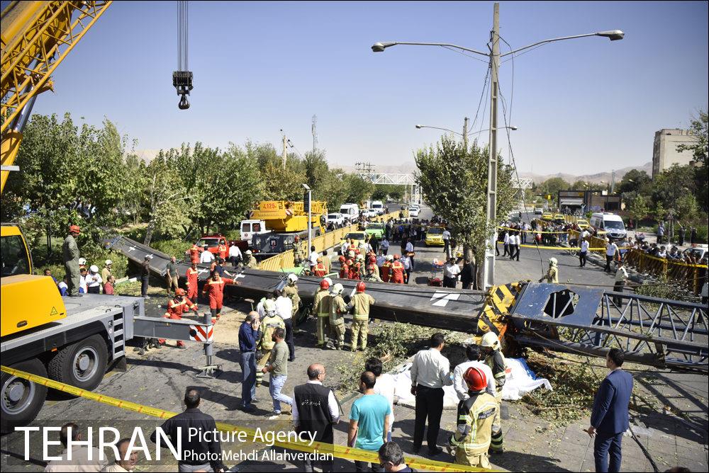 سقوط جرثقیل در بزرگراه شهید محلاتی 2