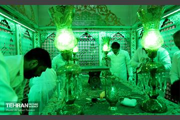آئین غبار روبی ضریح مطهر امامزاده صالح(ع)  2