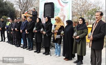 غرس ۱۱۰۰ نهال در منطقه ۱۱ 13