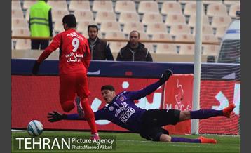 دیدار تیم های فوتبال پرسپولیس و تراکتور سازی