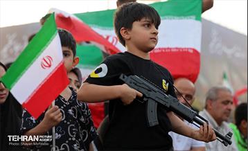 اجتماع مردمی در حمایت و تشکر از نیروهای مسلح در میدان انقلاب 10