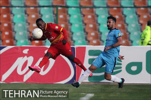 دیدار تیم های پیکان و فولاد خوزستان 7