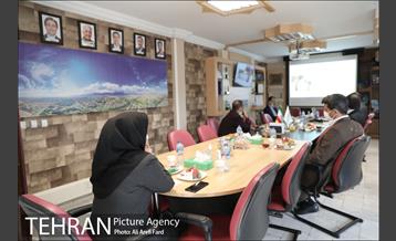 بازدید نماینده مجلس شوراى اسلامى از شرکت کنترل کیفیت هواى تهران 7