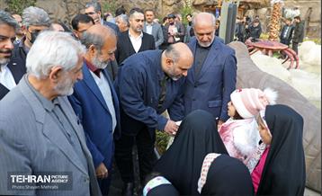 آیین بهره‌برداری از اقیانوس پارک و افتتاح ۸ فروشگاه شهروندمحله 15