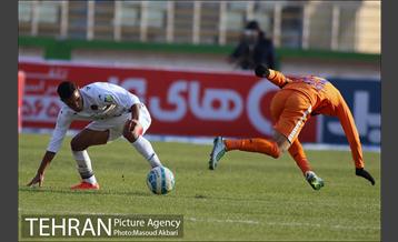 دیدار تیم های فوتبال سایپا و سیاه جامگان