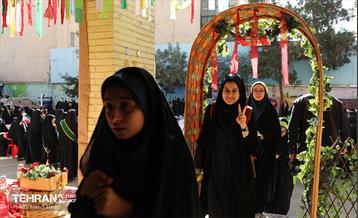 آیین نواختن زنگ بازگشایی دبیرستان دخترانه میثاق 3