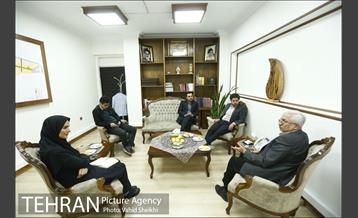 بازدید سرپرست مرکز ارتباطات از شهرداری منطقه 8 15