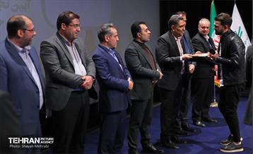 آیین تجلیل از همکاران نمونه شرکت خودرو سرویس شهر 30