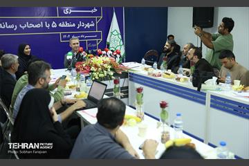 نشست خبری شهردار منطقه 5 10