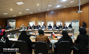 نشست هم اندیشی شهردار تهران با نخبگان منطقه 22