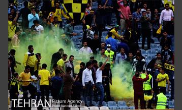 دیدار تیم های فوتبال استقلال و سپاهان