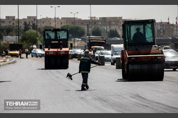 بازدید از آخرین وضعیت بهسازی روکش آسفالت آزادگان 21