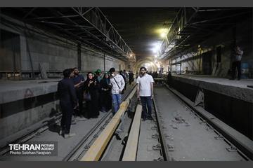 تور بازدید شرکت کنندگان دوره آرمانشهر از ایستگاه مترو میدان کتاب 15