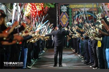 رژه‌ی شاه حسین گویان مکتب تشیع 11