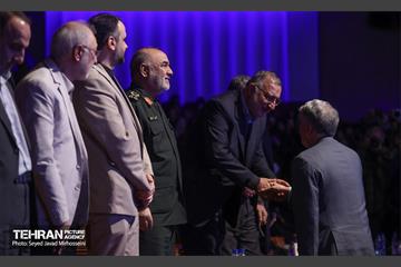 هفدهمین پاسداشت ادبیات جهاد و مقاومت 27