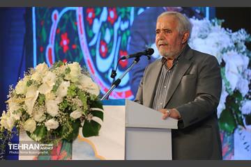 اهتزاز پرچم سبز رضوی بر فراز برج پرچم ایران 15