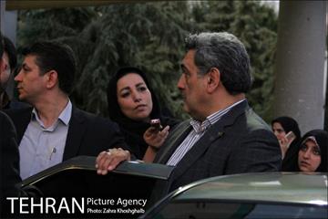 بازدید پیروز حناچی شهردار تهران از هفدهمین نمایشگاه عطر سیب 16
