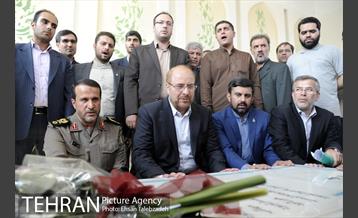 آیین افتتاح و بهره برداری از مسجد ٧٢ تن و یادمان ٦ شهید گمنام 4