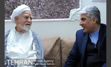 حضور شهردار تهران در منزل شهیدان مقدم 8