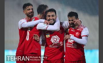 دیدار تیم های فوتبال پرسپولیس و صنعت نفت 24