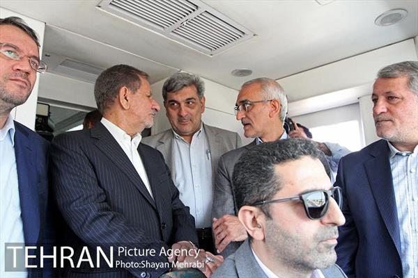 بازدید معاون اول رئیس جمهور به همراه شهردار تهران از مترو تهران 2