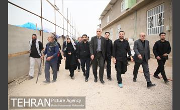 بازدید محمد علی افشانی شهردار تهران از موکب امام رضا(ع) واقع در عمود ٧٠٧ 11