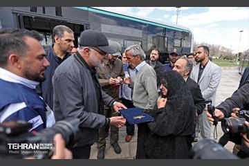 رونمایی از ۵۰ اتوبوس برقی و ۳۵ اتوبوس دوکابین 27