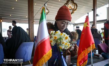 تور تهرانگردی ویـژه خانواده دیپلماتیک در منطقه 22