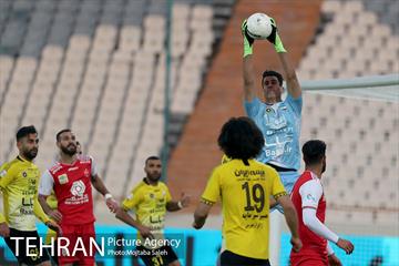دیدار تیم های فوتبال پرسپولیس و سپاهان 7