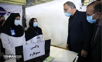 بازدید شهردار تهران از مراکز واکسیناسیون 34