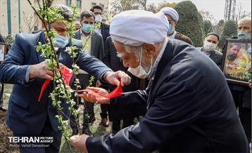 مراسم‌ کاشت نهال در بوستان بهاران منطقه ۱۷