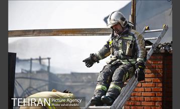 آتش سوزی در کارخانه رنگ  28