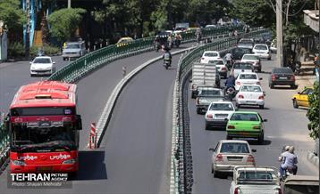 بی قانونی؛ تردد در خطوط بی آر تی 1